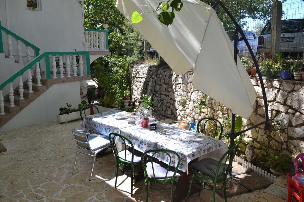 Apartmani Jenny I Tania Lopar Exterior photo