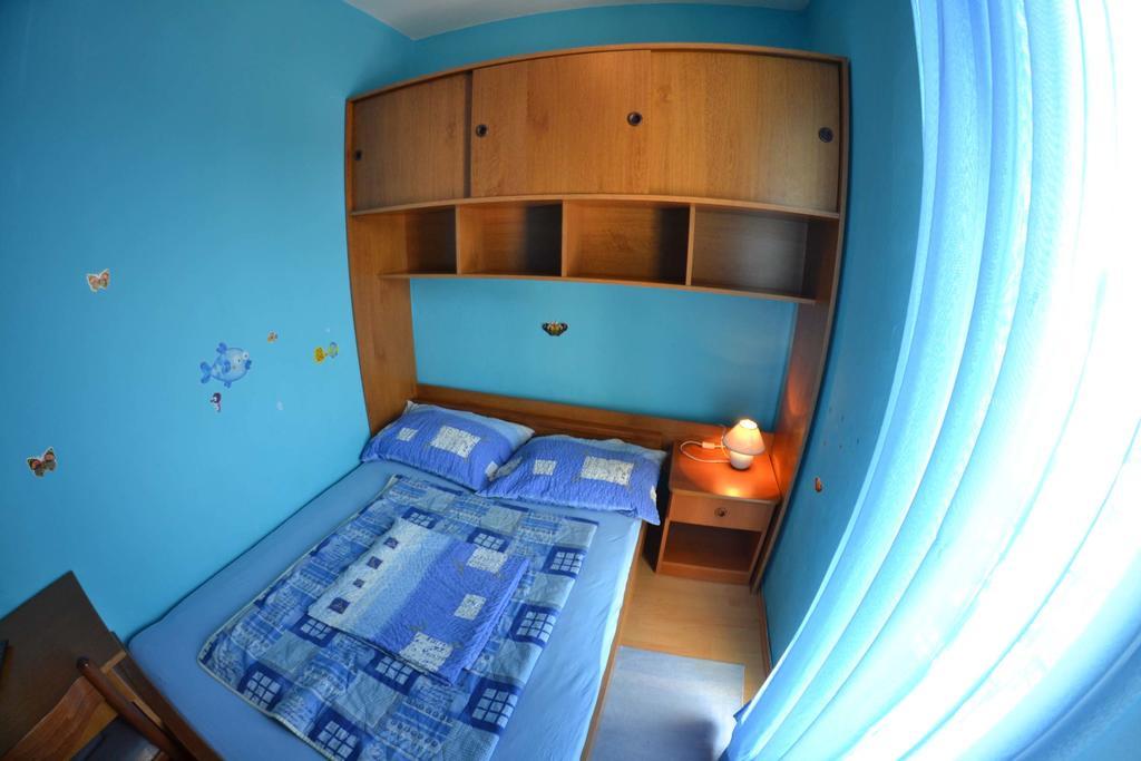 Apartmani Jenny I Tania Lopar Exterior photo