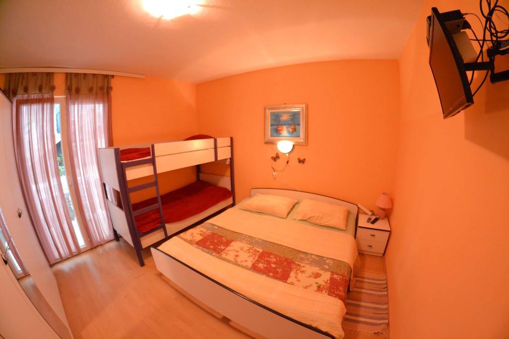 Apartmani Jenny I Tania Lopar Exterior photo