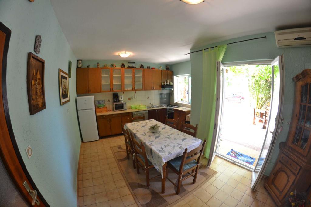 Apartmani Jenny I Tania Lopar Exterior photo