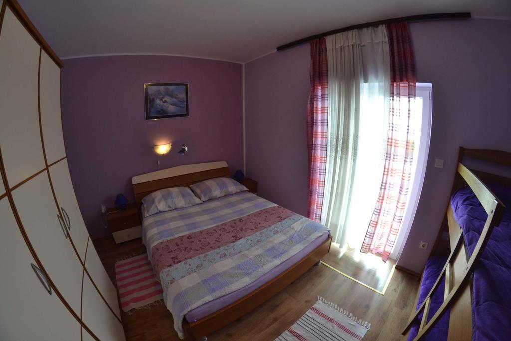 Apartmani Jenny I Tania Lopar Exterior photo